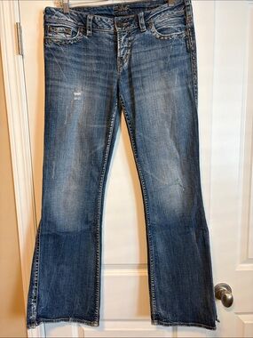 Silver Jeans Flare Jeans in Faded Blue Wash